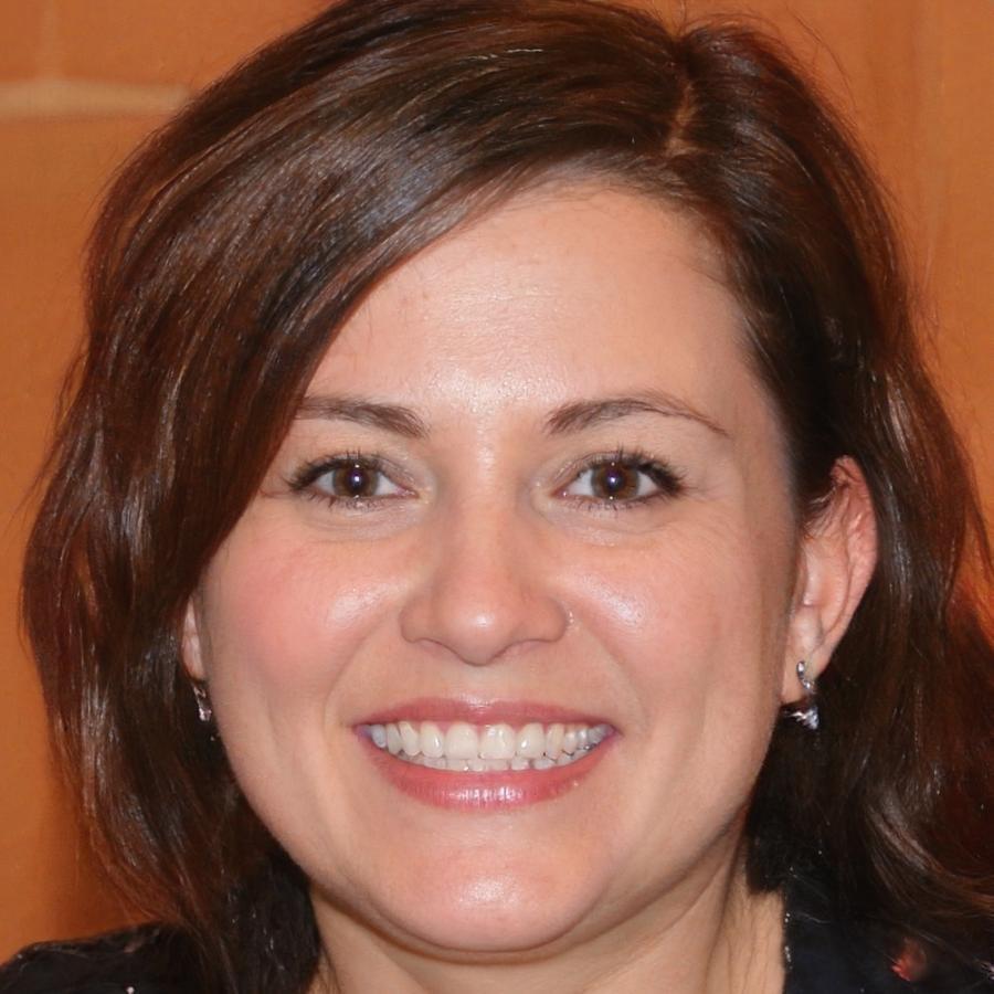 Sophie Martin, Analyste Financière